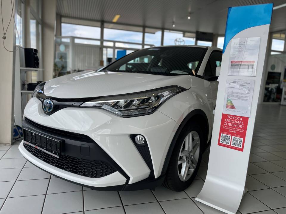 Toyota | C-HR Hybrid

	32.990,00 € border=