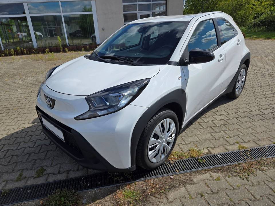 Toyota Aygo X 1.0 l Play