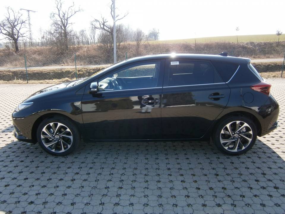 Toyota Auris 1.2 Design Edition SHZ Tempom. Allwetter