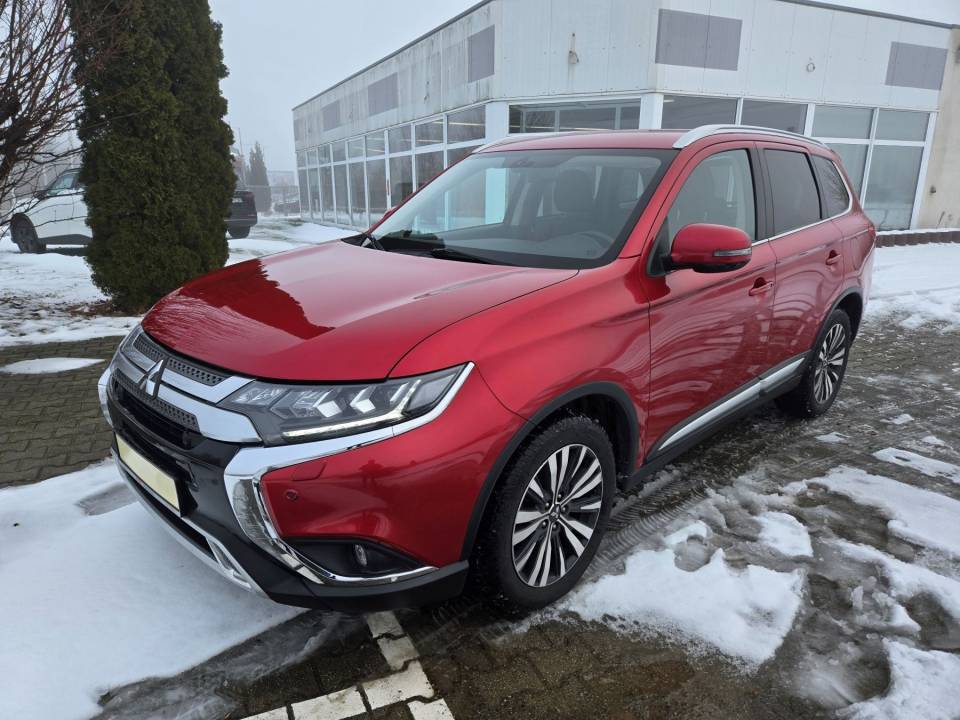 Mitsubishi Outlander 2.0 l 4WD CVT Diamant Edition+